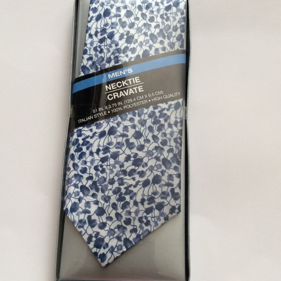 Blue floral Italian style men's necktie 51"x3.75"