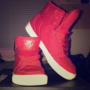 Kids red Supras👟