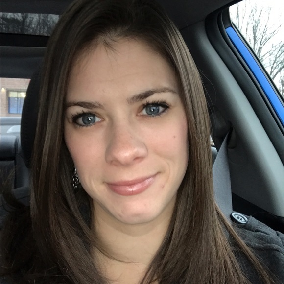 Meet your Posher, Lindsay - Picture 1 of 1