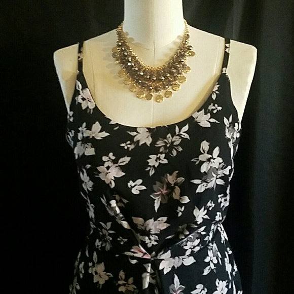 Black flower romper - Picture 2 of 3