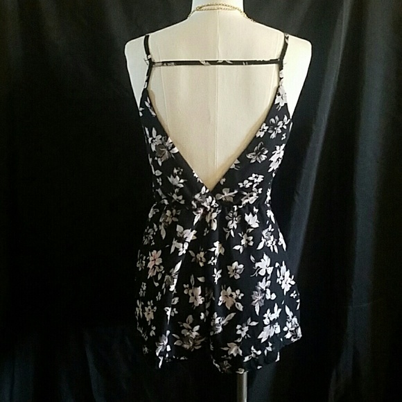 Black flower romper - Picture 3 of 3