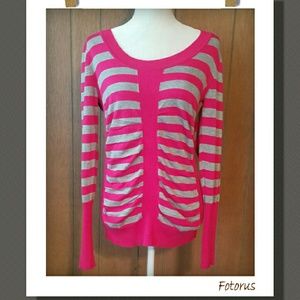 Super cute pink and gray long sleeve shirt