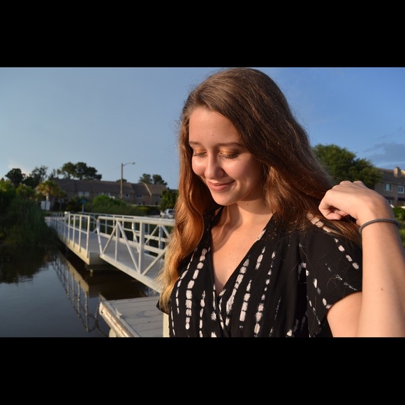 Meet your Posher, Julianna - Picture 4 of 4