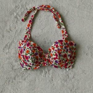 **Reserved** Floral Bikini Top