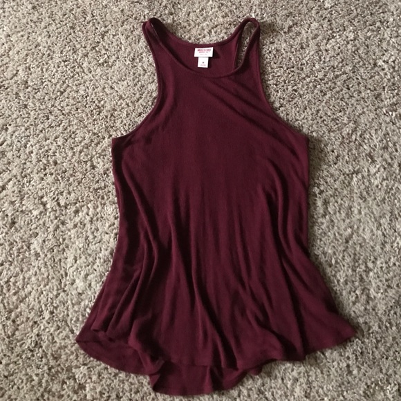 Maroon tank