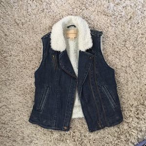 Anthropolgie // Pilcro shearling lined denim vest