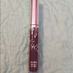 Kylie gloss lipstick
