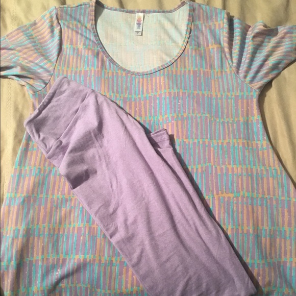 Lularoe perfect tee and OS leggings
