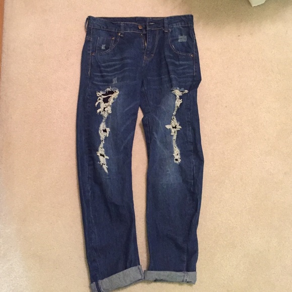 SALE Brandy Melville Boyfriend Jean w/ Distressing