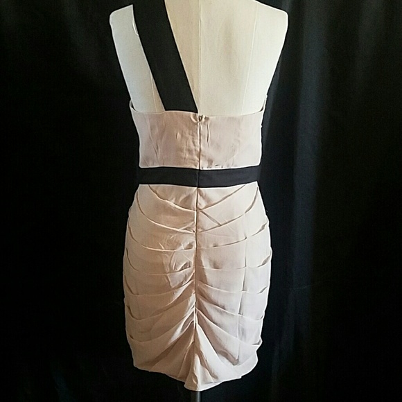 Cream and black dress - Picture 3 of 3