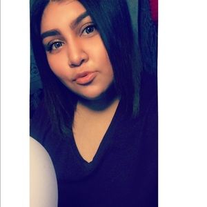 Meet your Posher, Selena