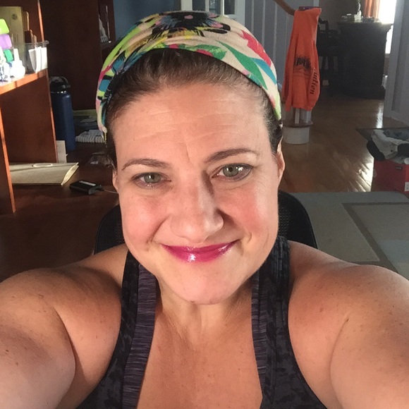 Meet your Posher, Lisa - Picture 2 of 8