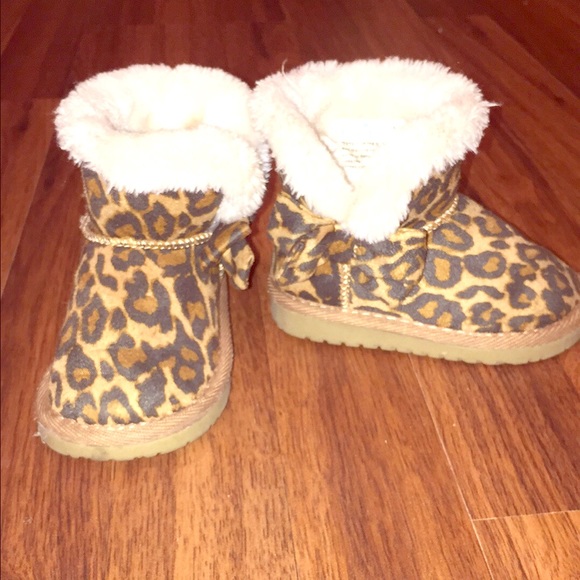 Size 4 cheetah boots