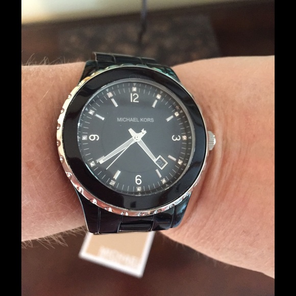 MICHAEL KORS QUARTS BLACK WATCH WITH SILVER DIAL - Picture 2 of 4
