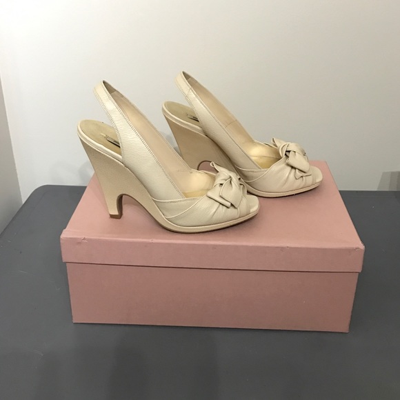 Mui Mui beige/cream bow wedges size 37.5 - Picture 1 of 4