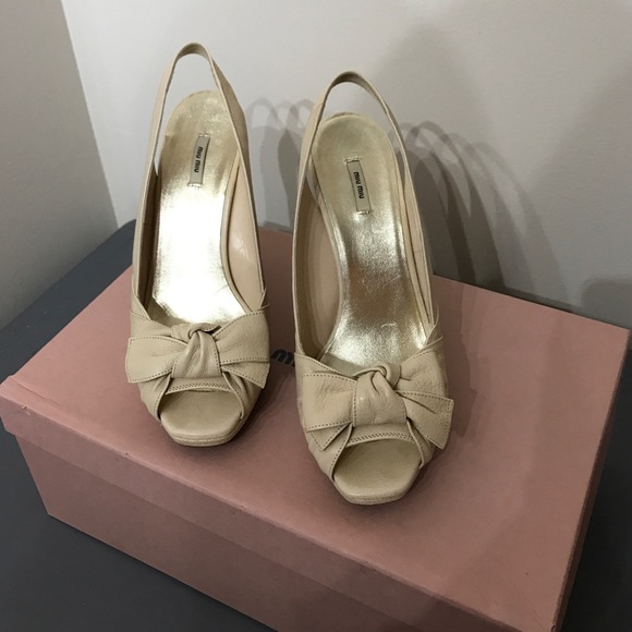 Mui Mui beige/cream bow wedges size 37.5 - Picture 3 of 4