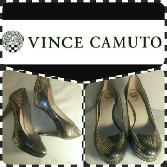 VINCE CAMUTO Zella Platform pumps!