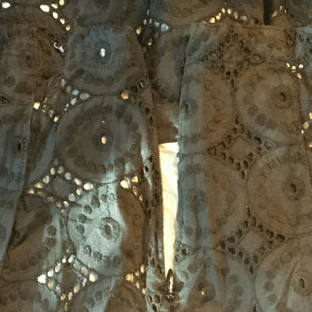 🖤 Banana Republic Black Eyelet Skirt 🖤 - Picture 3 of 5