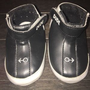 Velcro baby shoes