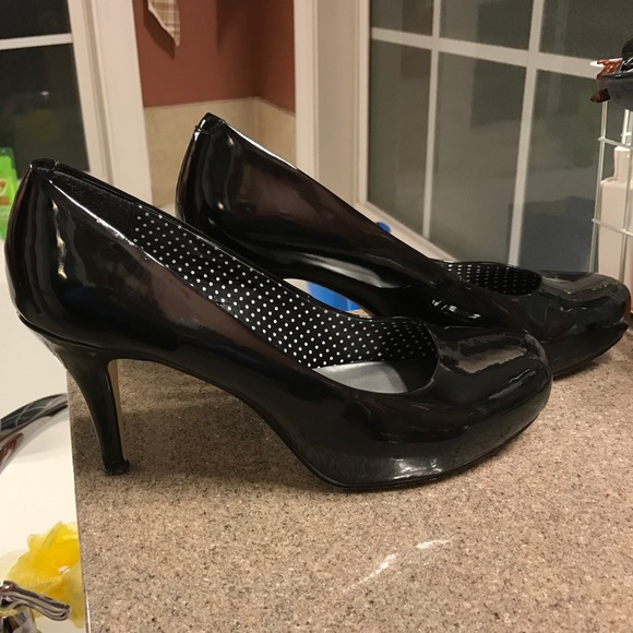 Madden girl black Patton heels size 9