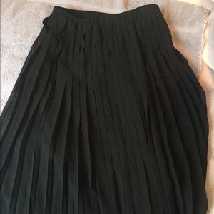 BCBG maxi pleated skirt