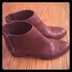 Vince camuto booties size 8.5