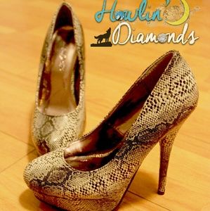 Snake skin stiletto platform pumps