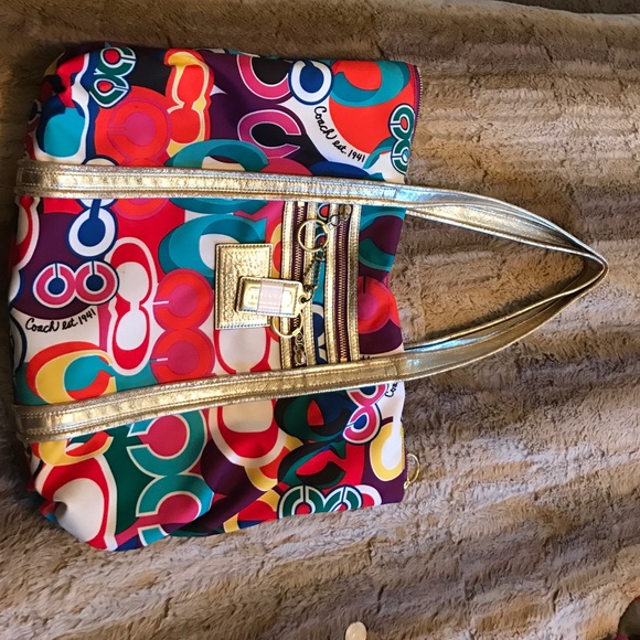 POPPY COACH PURSE