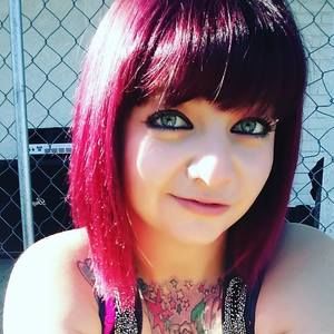 Meet your Posher, Caity