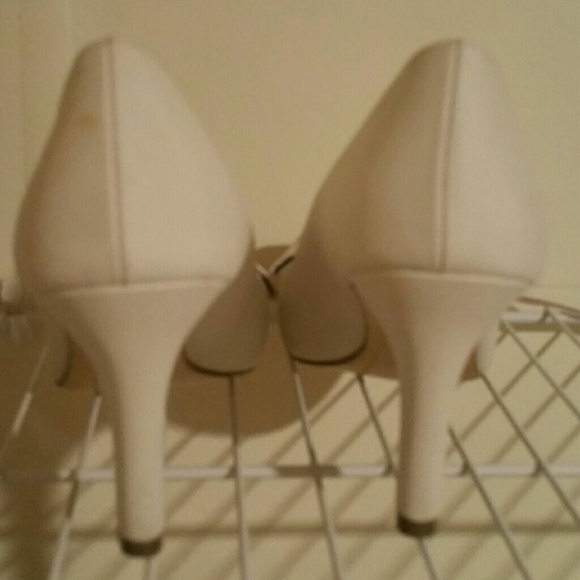 Shoe - Picture 2 of 3