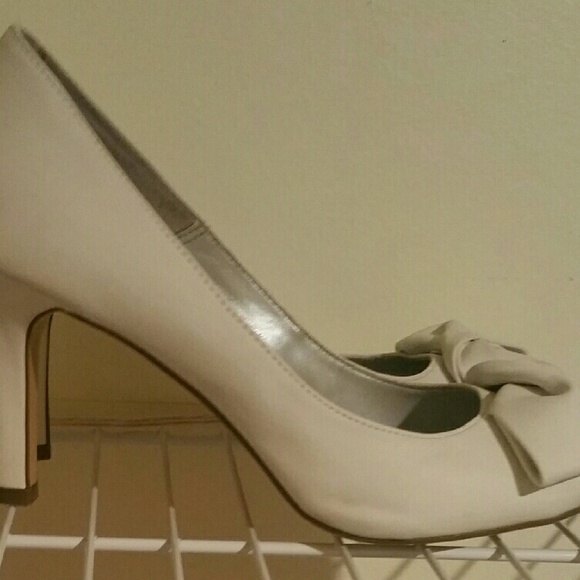 Shoe - Picture 3 of 3