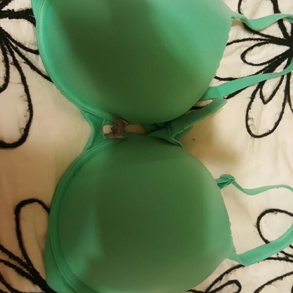 38 D  Victoria's secret