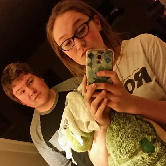 Meet your Posher, Amanda - Picture 2 of 7