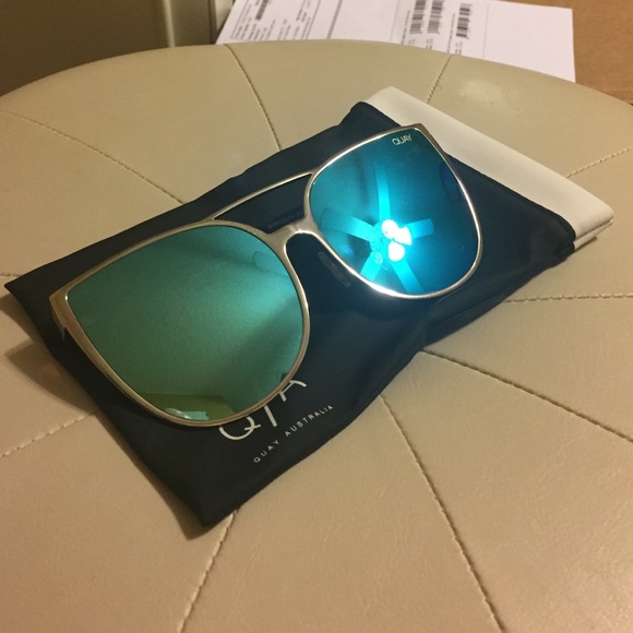 LOWEST PRICE - QUAY SORORITY PRINCESS SUNGLASSES