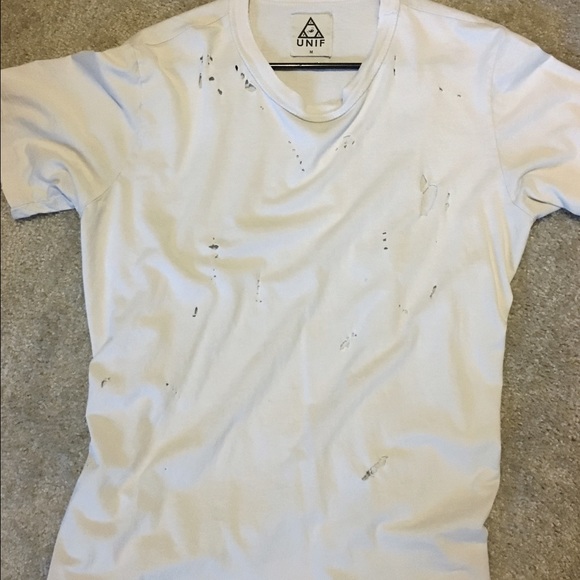 unif distressed tee size medium in 'off white'