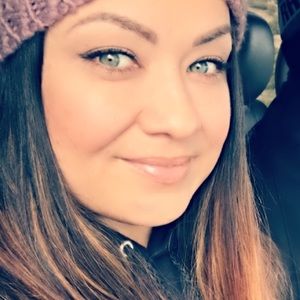 Meet your Posher, Joanie