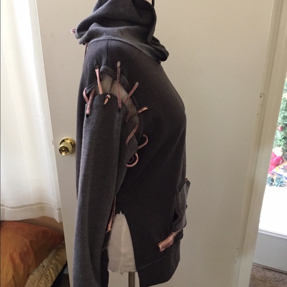 ✂️✂️Custom distressed hoodie✂️✂️