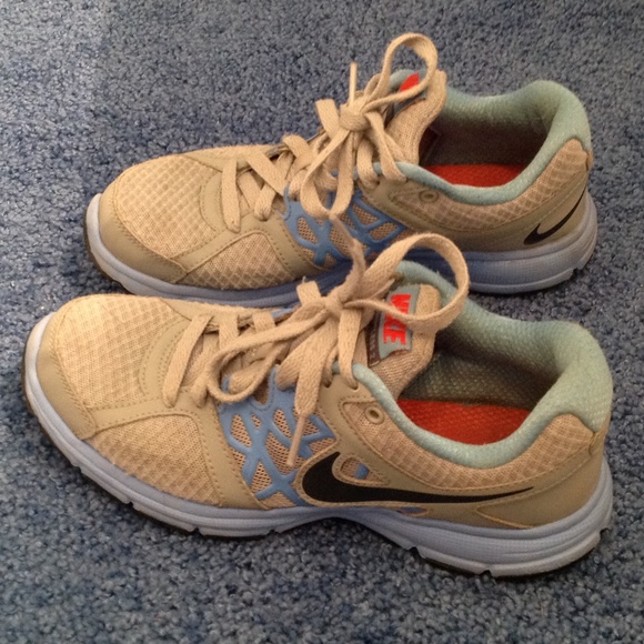 Nike Shoes - Nike Relentless 2