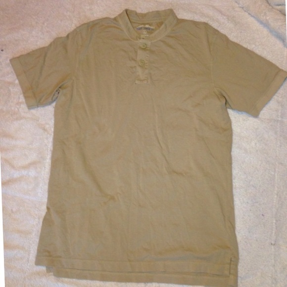 🎉CLOSET CLOSED - Picture 2 of 4