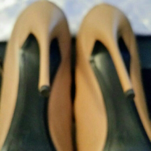 Giuseppe Zanotti "Coline" Leather Sandal - Picture 3 of 3