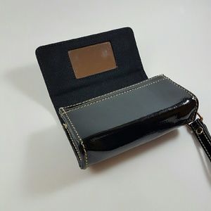 Dooney & Bourke Cosmetic Wrislet