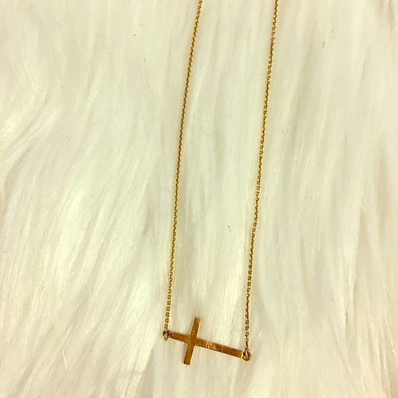 Stella and Dot Interlocking Gold Cross Necklace