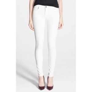 Mid Rise Skinny Jean in Winter White