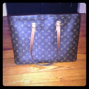 Louis Vuitton monogram shopper 👠👒