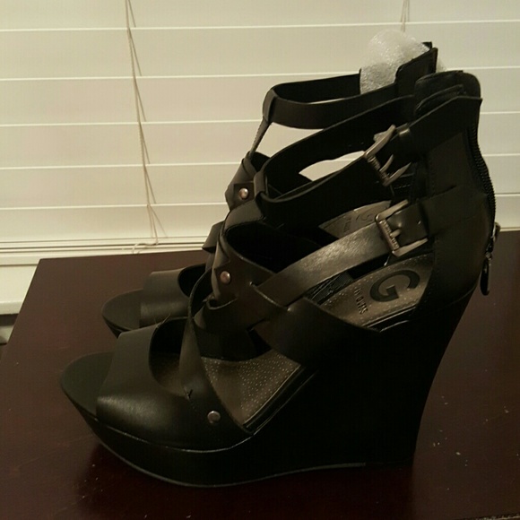 Guess strappy heels black buckle size 9 - Picture 2 of 3