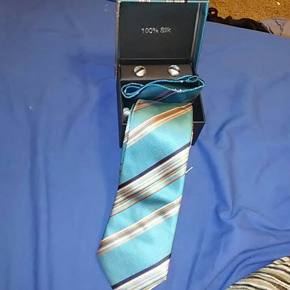 100% silk tie set with hankie and cuff links