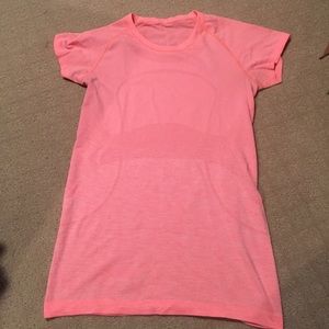 Lululemon short sleeve top
