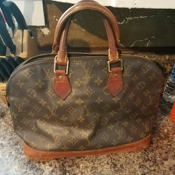 Authentic Louis Vuitton ❤24 HOUR SALE!!❤