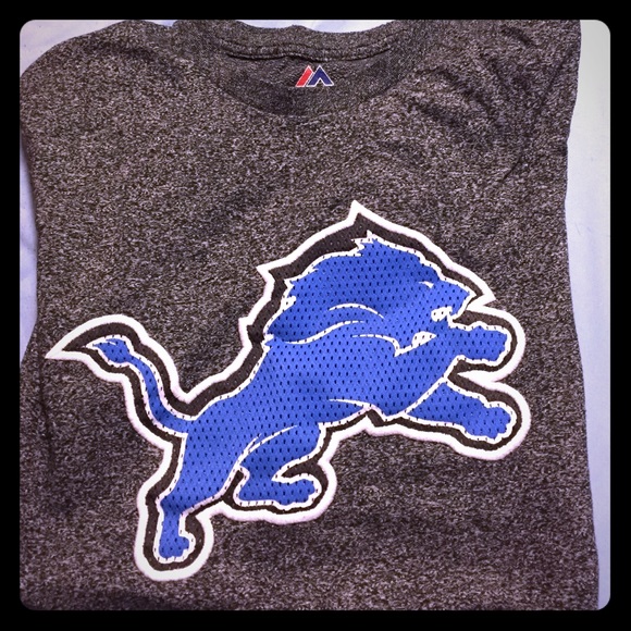 Detroit lions shirt! 💕
