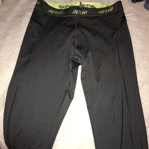 Gray Aerie Running Leggings (Size Large)